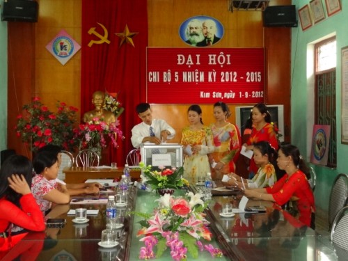 Đại hội tiến hành bầu Ban chi uỷ khoá mới